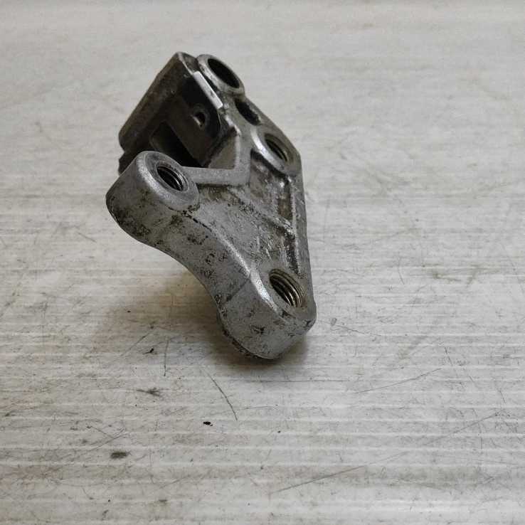 0622-6】CBR400F 右フロントブレーキキャリパーサポート 当時物 絶版