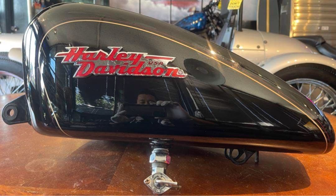 ハーレー 純正タンク 96 XL 1200 カスタム スポーツスター チョッパー グルーブワークスのハーレーのスポーツスターカスタム XL1200C 1998年